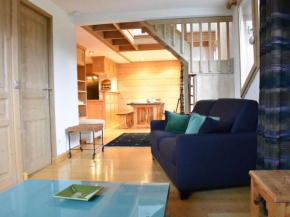 Duplex avec 4 chambres pour 10 à Méribel, proche pistes et commerces, parking inclus - FR-1-180-578